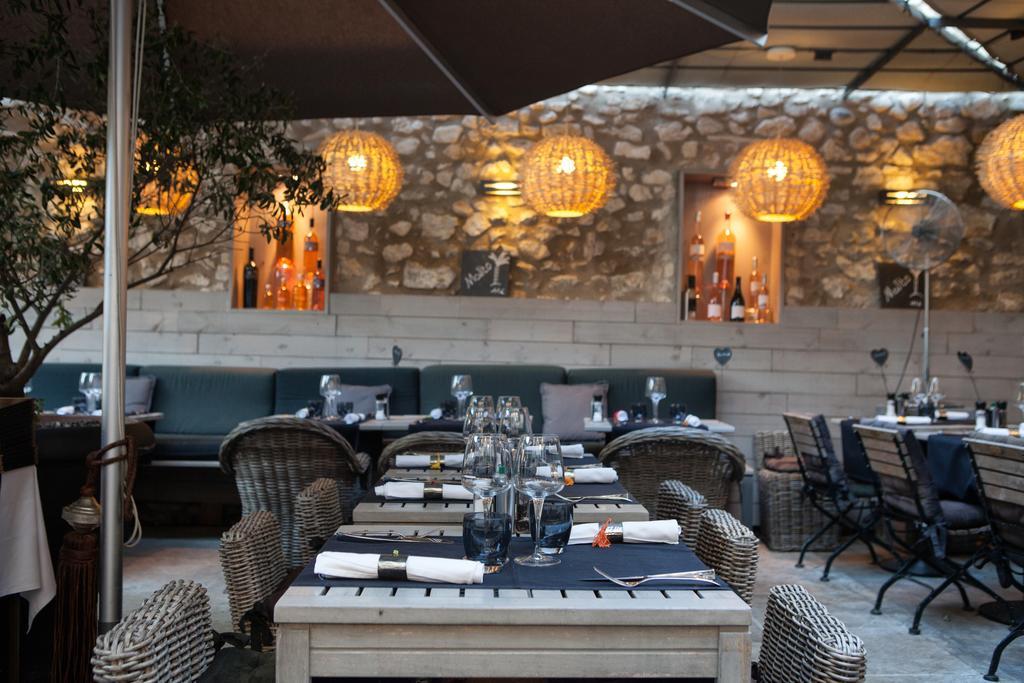 L'Auberge De L'Aubergine Eygalières Esterno foto
