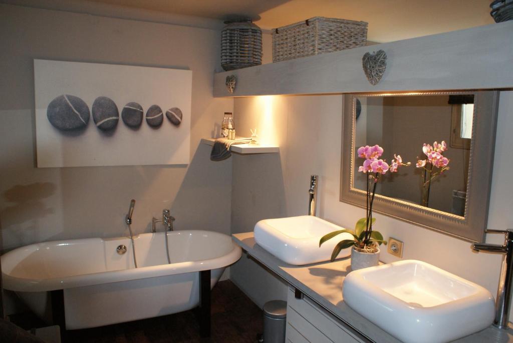 L'Auberge De L'Aubergine Eygalières Esterno foto