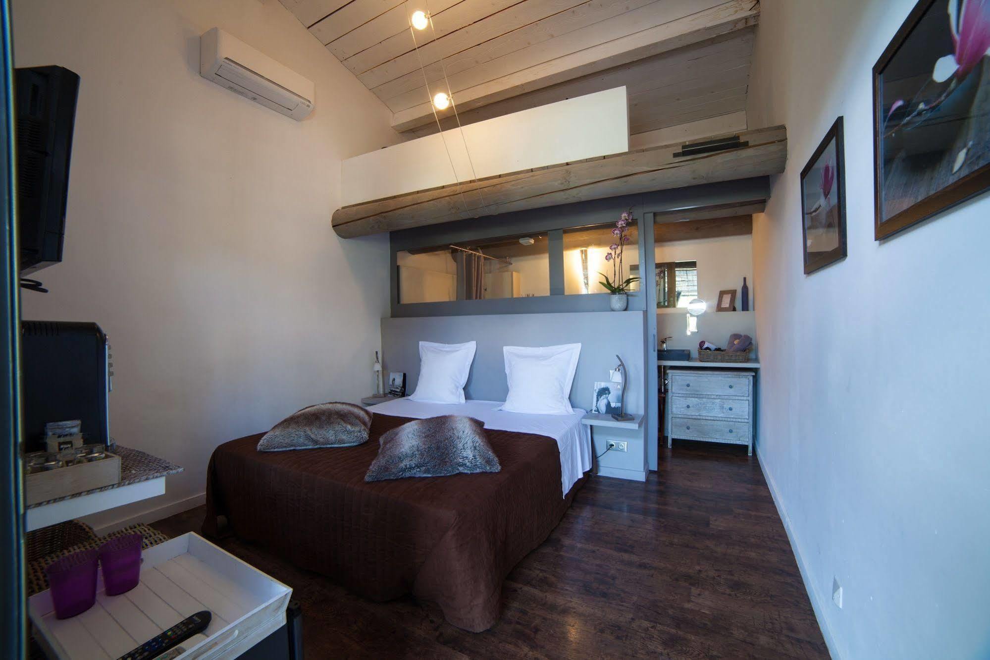 L'Auberge De L'Aubergine Eygalières Esterno foto